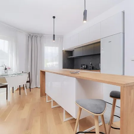 Two Level 2waters By Renters Apartman *