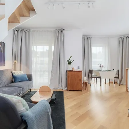 Two Level 2waters By Renters Wrocław