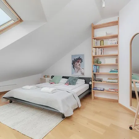 Апартаменти Two Level 2waters By Renters *